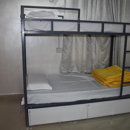 Hyderabad Wanderers Cave Hotel Ngoại thất bức ảnh