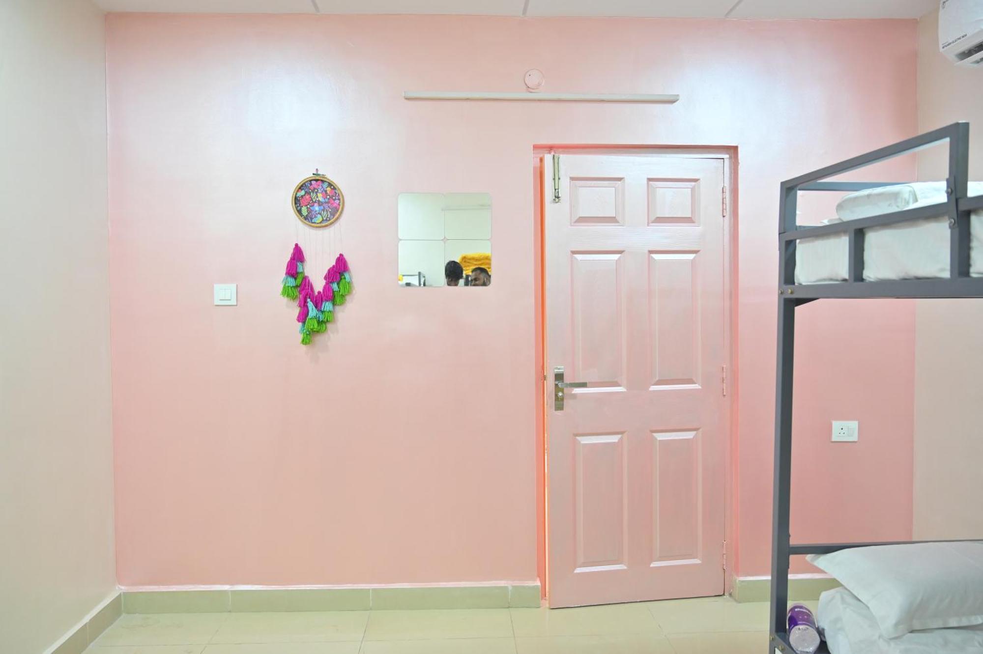 Hyderabad Wanderers Cave Hotel Ngoại thất bức ảnh